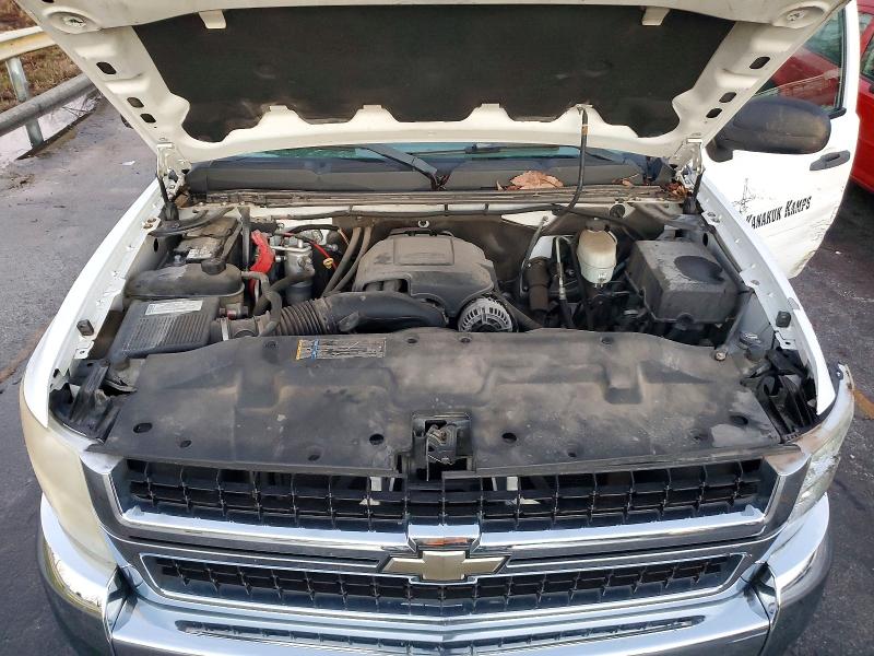 Photo 11 from auction – 2008 CHEVROLET SILVERADO with VIN 1GCHC24KX8E109310
