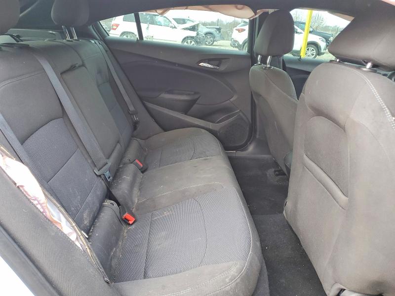 Photo 10 from auction – 2018 CHEVROLET CRUZE with VIN 3G1BE6SM4JS648456