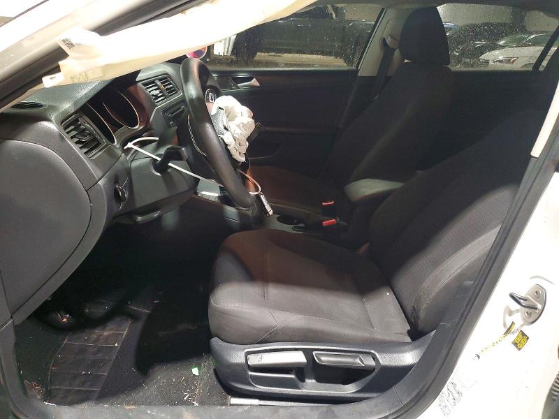 Photo 7 from auction – 2015 VOLKSWAGEN JETTA with VIN 3VW2K7AJ1FM352753