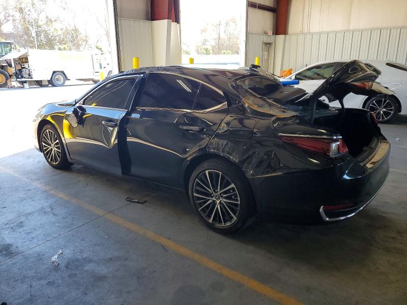 Photo 2 from auction – 2025 LEXUS ES with VIN 58ADA1C17SU075657