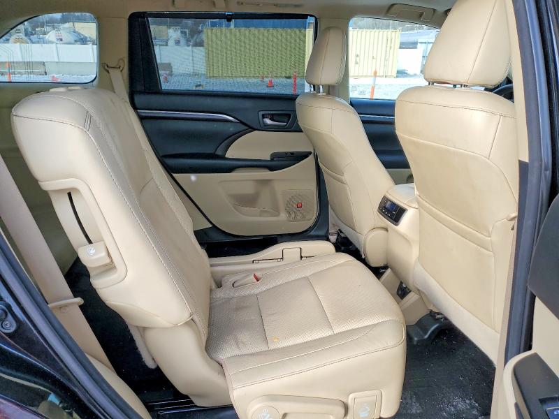 Photo 11 from auction – 2015 TOYOTA HIGHLANDER with VIN 5TDDKRFH1FS154672