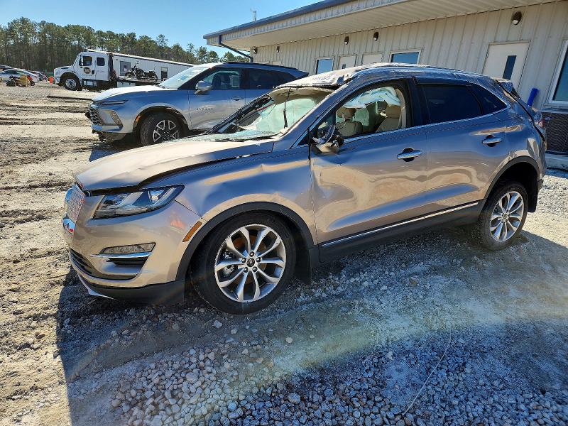 LINCOLN MKC 2019 with VIN 5LMCJ2C92KUL43638 - Photo from auction