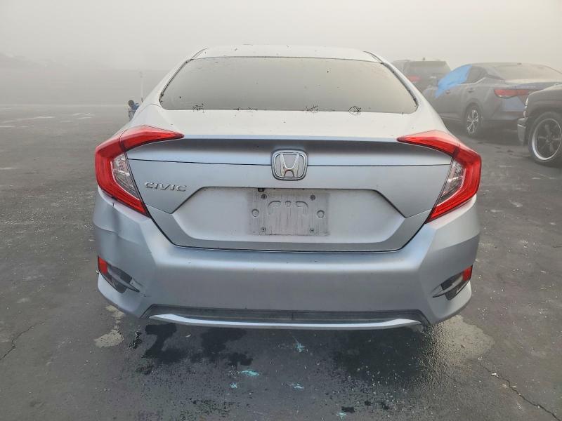 Photo 6 from auction – 2019 HONDA CIVIC with VIN 19XFC2F68KE212468