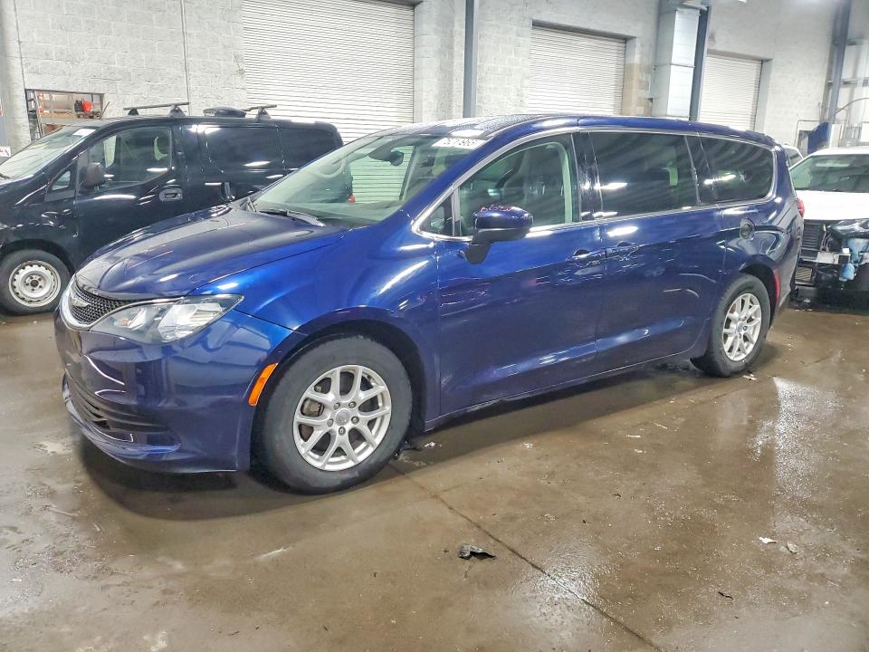 CHRYSLER PACIFICA T 2017 with VIN 2C4RC1DG7HR529135 - Photo from auction