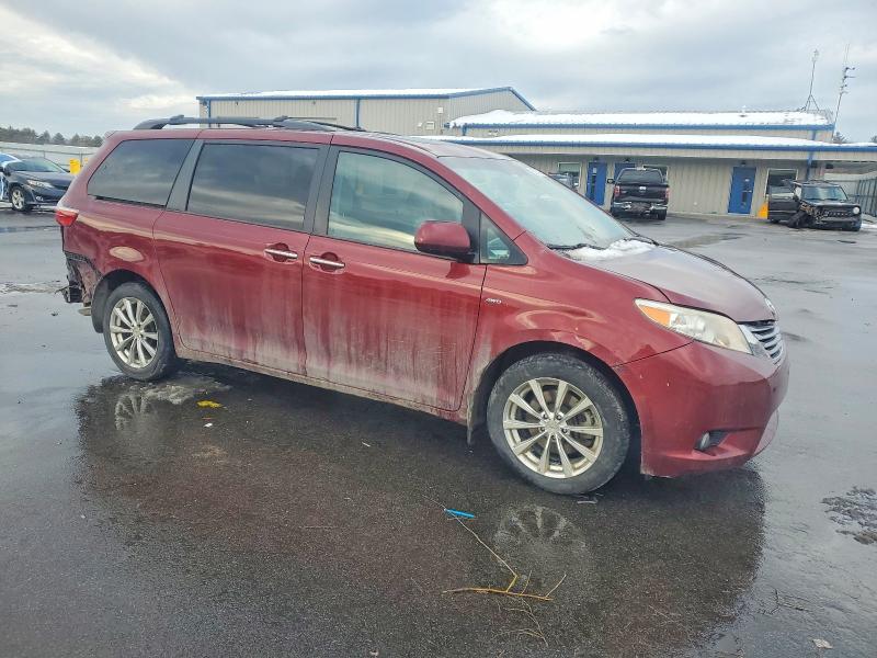 Photo 4 from auction – 2016 TOYOTA SIENNA XLE with VIN 5TDDK3DC0GS141157