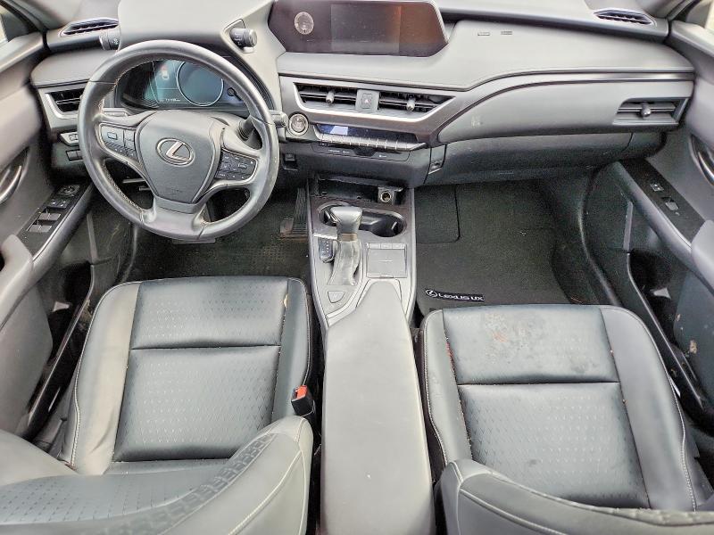 Photo 8 from auction – 2022 LEXUS UX with VIN JTHX3JBH1N2052150
