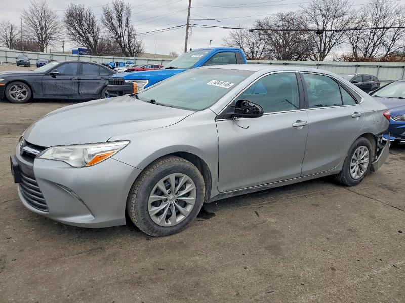 TOYOTA CAMRY LE 2015 مع رقم تعريف المركبة 4T4BF1FK7FR508779 - صورة من المزاد