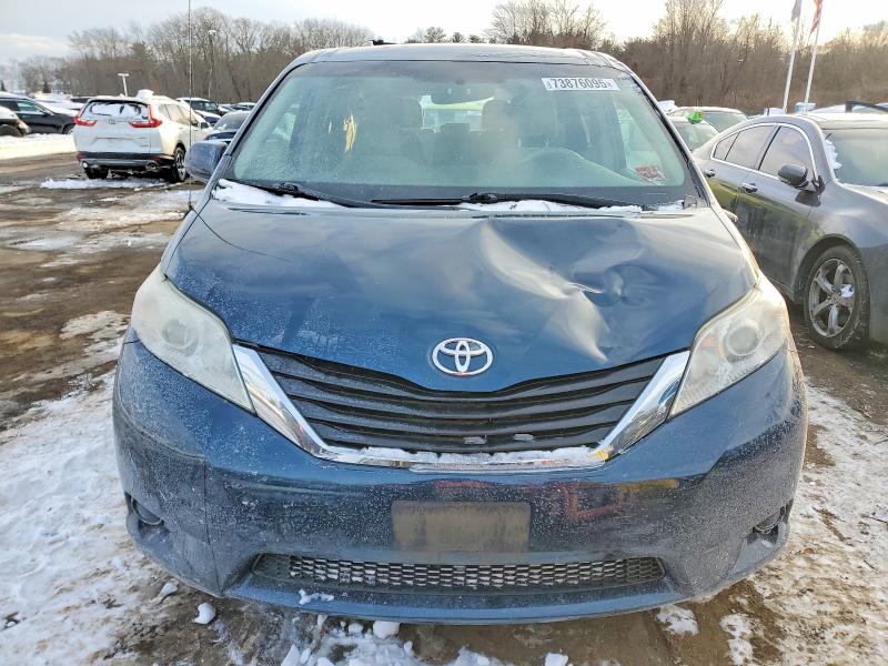 Photo 5 from auction – 2012 TOYOTA SIENNA with VIN 5TDKK3DCXCS202130