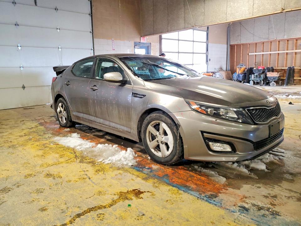 Photo 4 from auction – 2015 KIA OPTIMA with VIN 5XXGM4A72FG502814