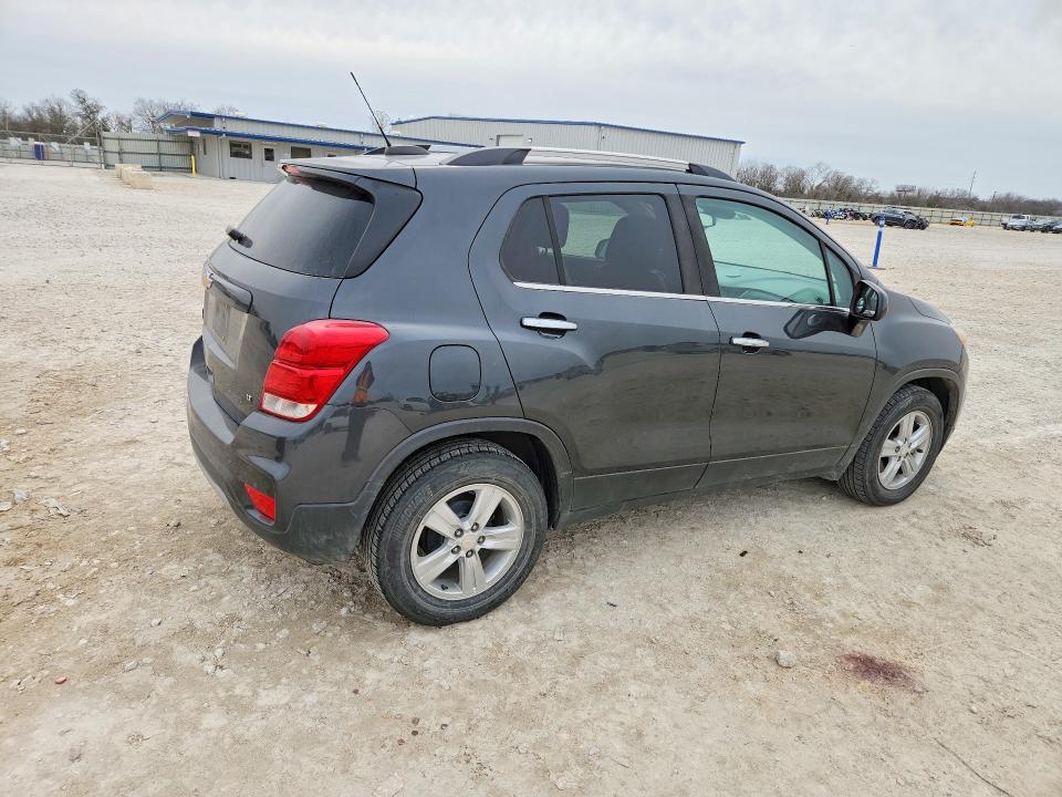 Photo 3 from auction – 2017 CHEVROLET TRAX 1LT with VIN 3GNCJLSB4HL233847