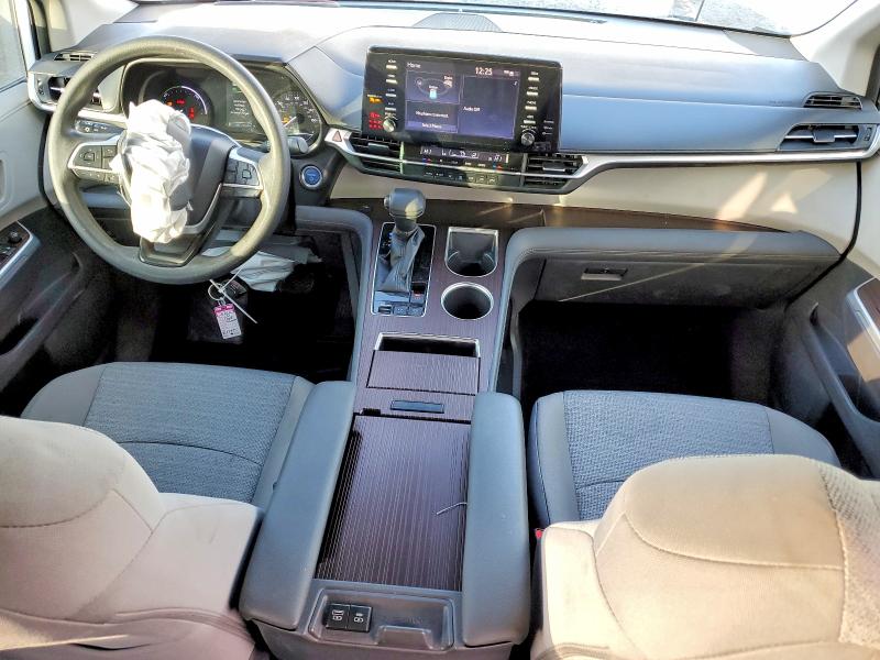 Photo 8 from auction – 2021 TOYOTA SIENNA LE with VIN 5TDKRKEC6MS031768