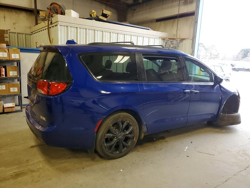 Photo 3 from auction – 2020 CHRYSLER PACIFICA with VIN 2C4RC1FG2LR250276