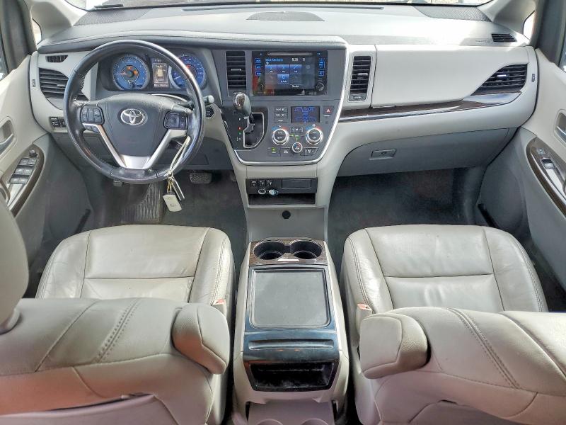 Photo 8 from auction – 2016 TOYOTA SIENNA XLE with VIN 5TDYK3DC0GS696028