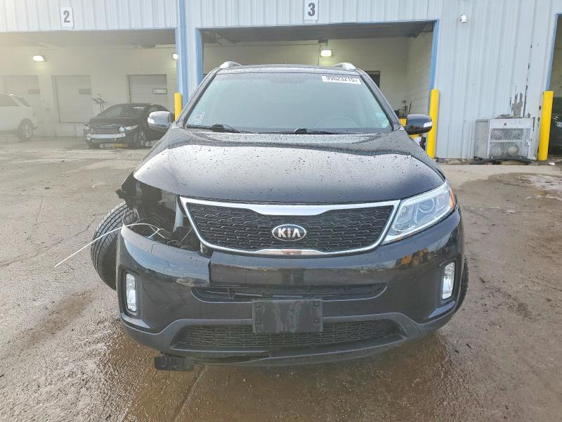 Photo 5 from auction – 2015 KIA SORENTO LX with VIN 5XYKTDA71FG620233