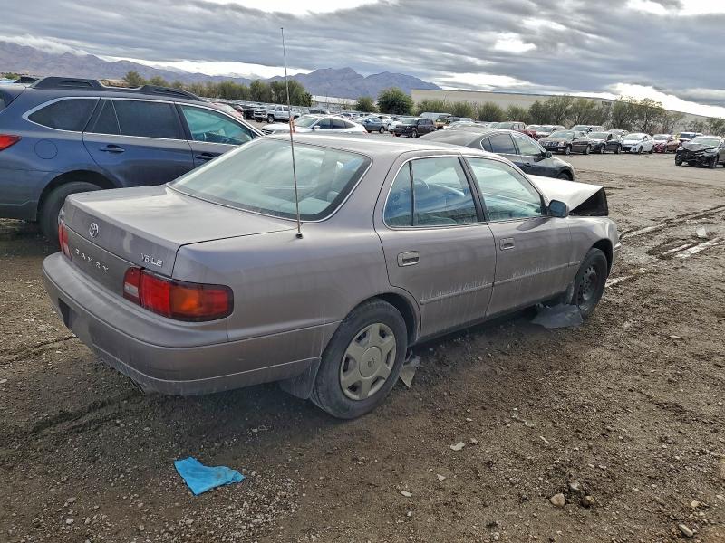 Photo 3 from auction – 1995 TOYOTA CAMRY LE with VIN 4T1GK12E3SU096561