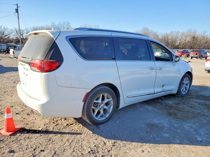 Photo 3 from auction – 2018 CHRYSLER PACIFICA T with VIN 2C4RC1EG8JR291848