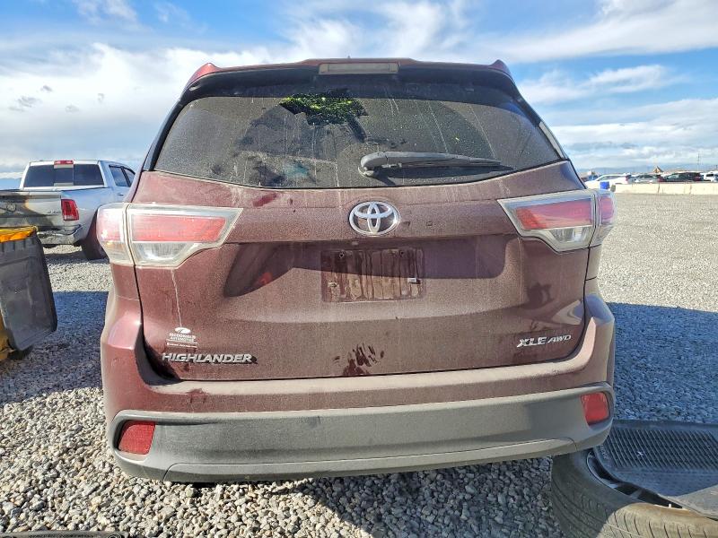 Photo 6 from auction – 2016 TOYOTA HIGHLANDER with VIN 5TDJKRFH6GS247515