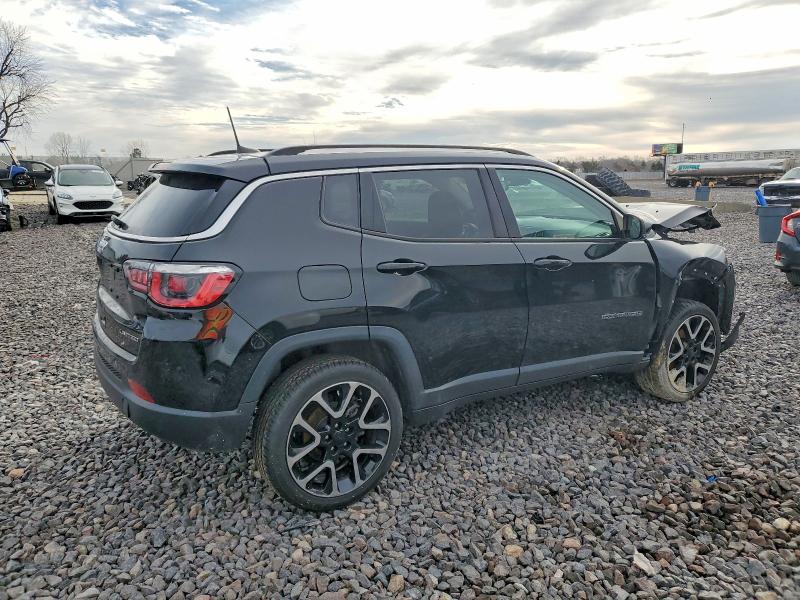 Photo 3 from auction – 2018 JEEP COMPASS LI with VIN 3C4NJDCB8JT116798