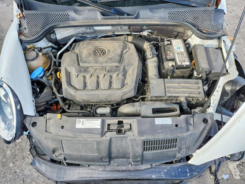 Photo 11 from auction – 2018 VOLKSWAGEN BEETLE with VIN 3VWFD7AT0JM702136