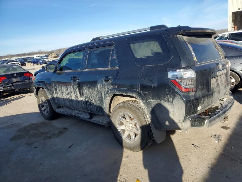 Photo 2 from auction – 2015 TOYOTA 4RUNNER SR with VIN JTEBU5JR7F5266372