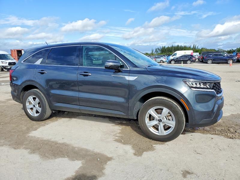 Photo 4 from auction – 2023 KIA SORENTO with VIN 5XYRGDLC8PG239476