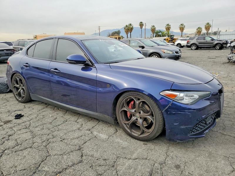 Photo 4 from auction – 2017 ALFA ROMEO GIULIA with VIN ZARFAEEN5H7530126