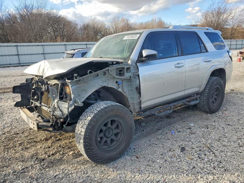 TOYOTA 4RUNNER 2015 with VIN JTEBU5JRXF5268858 - Photo from auction
