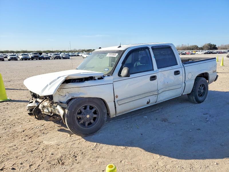 CHEVROLET C1500 SILV 2005 with VIN 2GCEC13T451368850 - Photo from auction