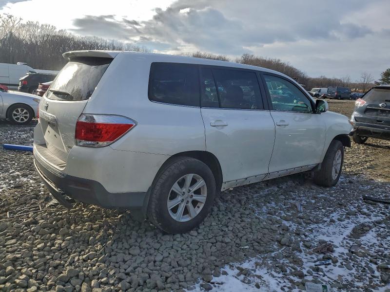 Photo 3 from auction – 2013 TOYOTA HIGHLANDER with VIN 5TDBK3EH8DS202848