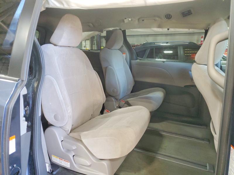 Photo 11 from auction – 2017 TOYOTA SIENNA LE with VIN 5TDJZ3DC9HS167871