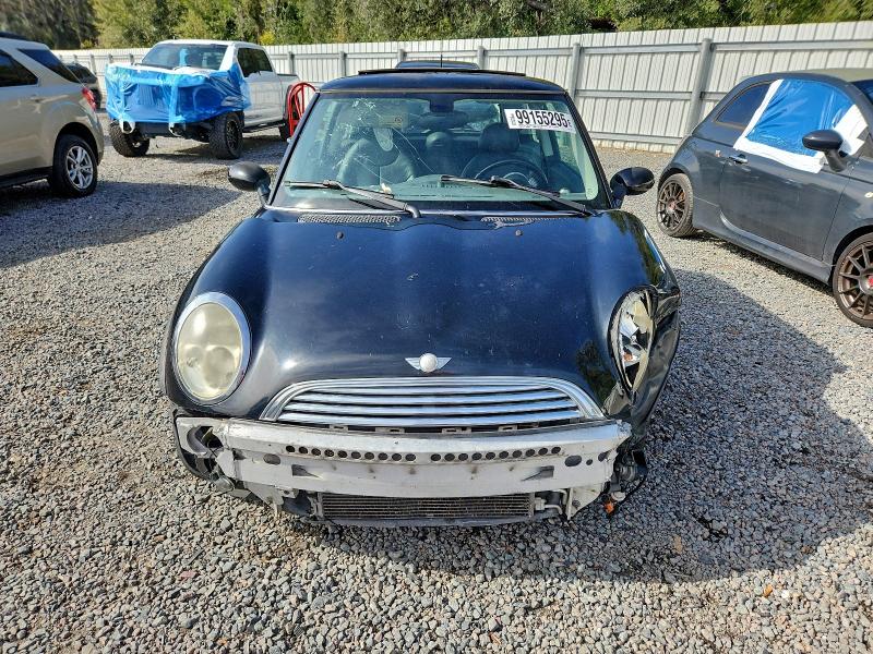 Photo 5 from auction – 2004 MINI COOPER with VIN WMWRC33494TC55507