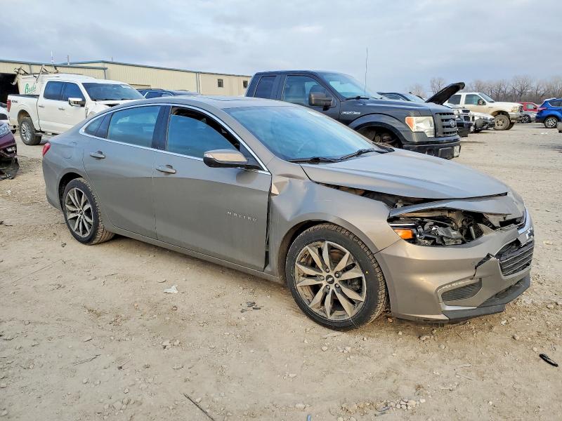 Photo 4 from auction – 2017 CHEVROLET MALIBU LT with VIN 1G1ZE5ST2HF159195