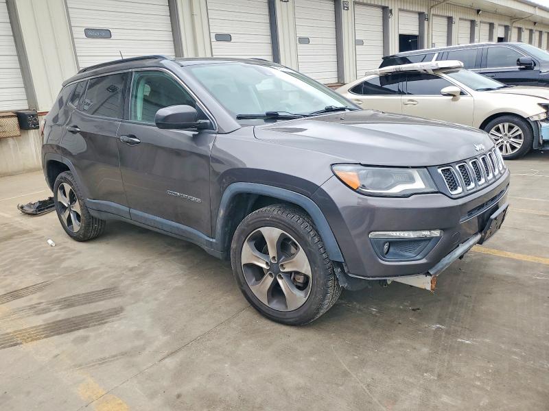 Photo 4 from auction – 2018 JEEP COMPASS with VIN 3C4NJDBB5JT131843