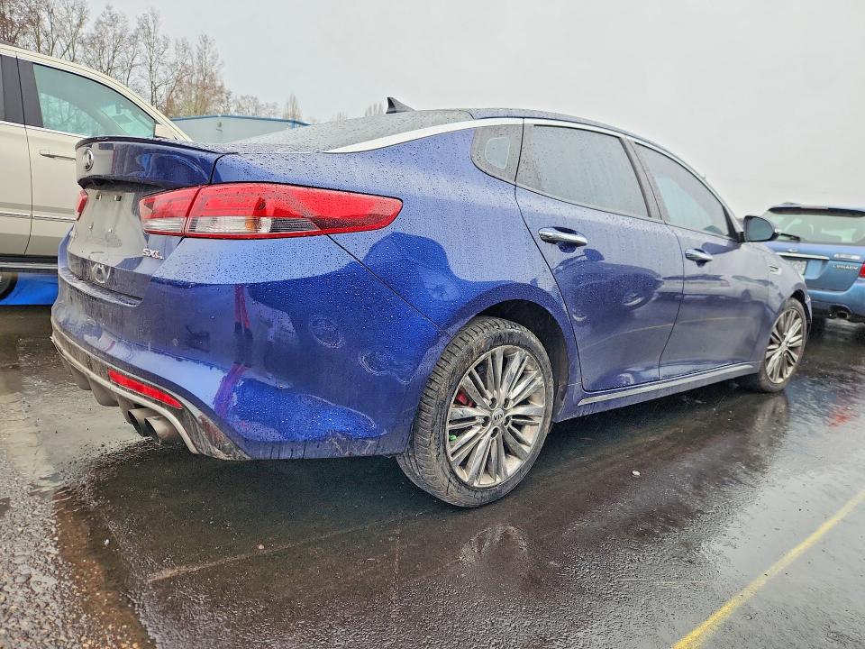 Photo 3 from auction – 2016 KIA OPTIMA SXL with VIN 5XXGV4L26GG095838