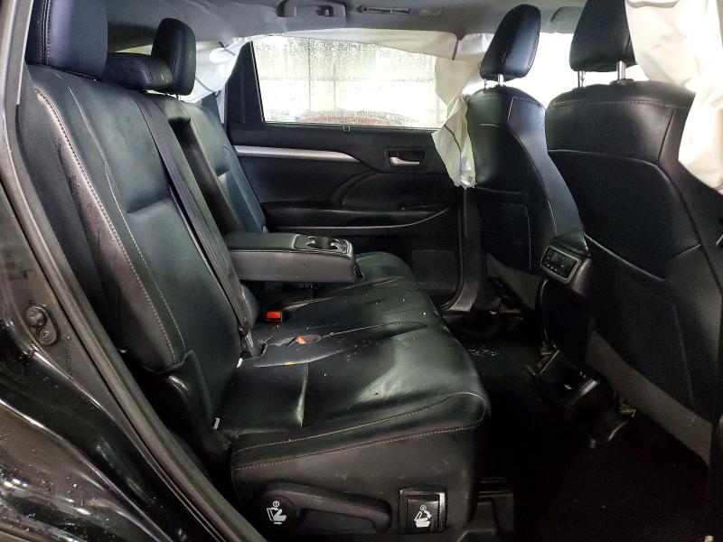 Photo 11 from auction – 2018 TOYOTA HIGHLANDER with VIN 5TDJZRFH8JS543834