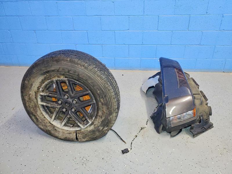 Photo 12 from auction – 2024 JEEP GLADIATOR with VIN 1C6HJTAG1RL112967