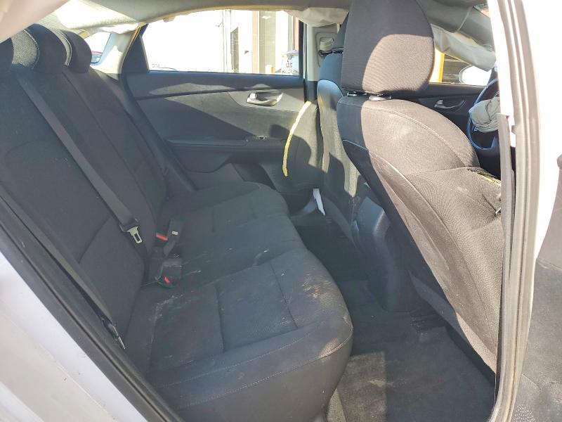 Photo 10 from auction – 2021 KIA FORTE FE with VIN 3KPF24AD5ME347382