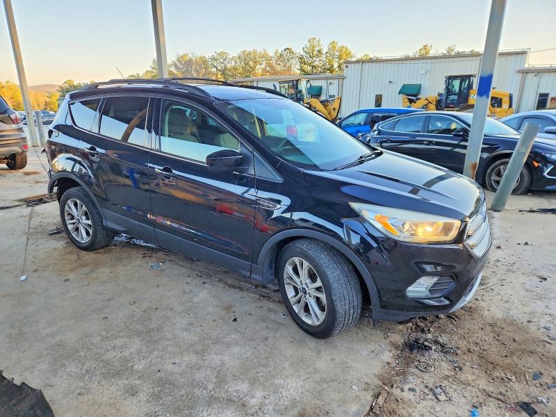 Photo 4 from auction – 2017 FORD ESCAPE SE with VIN 1FMCU9G98HUA86314