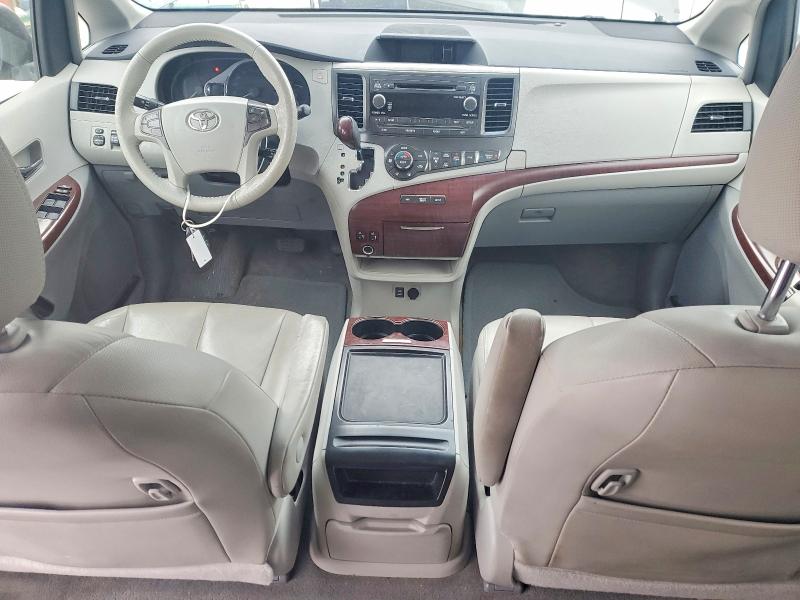 Photo 8 from auction – 2012 TOYOTA SIENNA with VIN 5TDYK3DC1CS276305