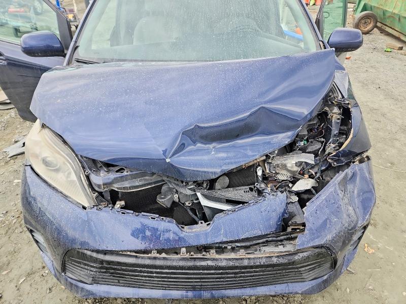 Photo 12 from auction – 2018 TOYOTA SIENNA with VIN 5TDKZ3DC0JS945758