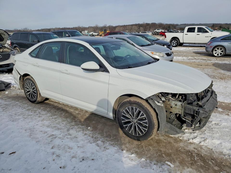 Photo 4 from auction – 2020 VOLKSWAGEN JETTA with VIN 3VWCB7BU6LM025287