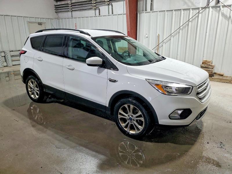 Photo 4 from auction – 2018 FORD ESCAPE SE with VIN 1FMCU9GD5JUD60756
