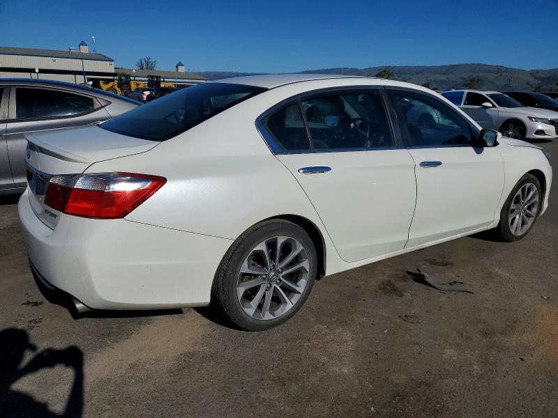 Photo 3 from auction – 2014 HONDA ACCORD with VIN 1HGCR2F52EA057255