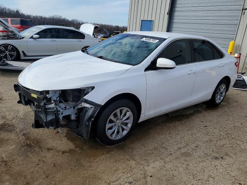TOYO CAMRY LE AUTOMATIC 2017 con VIN 4T1BF1FK7HU693137 - Foto de la subasta