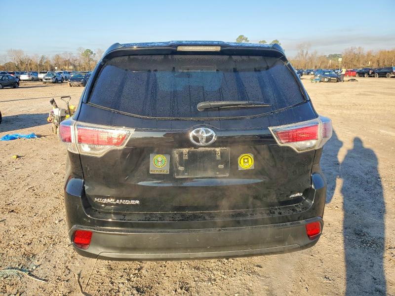 Photo 6 from auction – 2016 TOYOTA HIGHLANDER with VIN 5TDBKRFH5GS317185