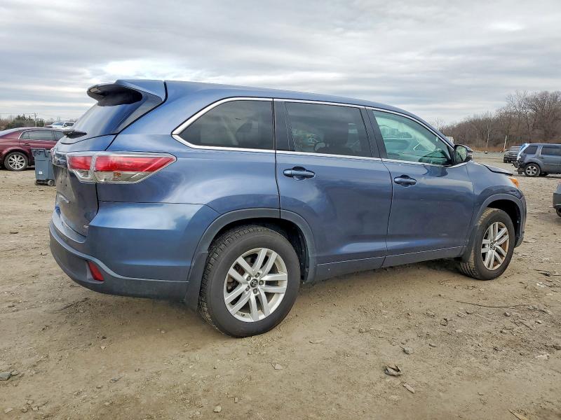 Photo 3 from auction – 2016 TOYOTA HIGHLANDER with VIN 5TDBKRFH8GS281637