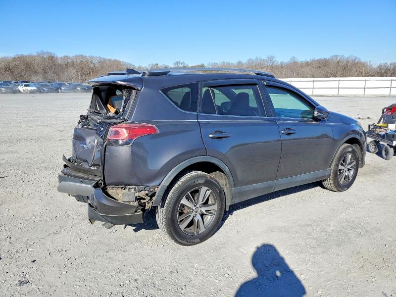 Photo 3 from auction – 2017 TOYOTA RAV4 XLE with VIN 2T3WFREV8HW382285