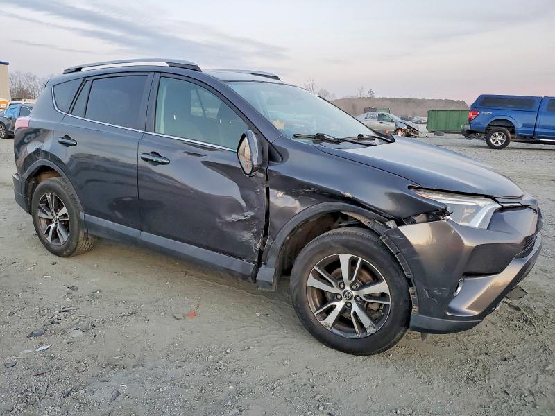 Photo 4 from auction – 2018 TOYOTA RAV4 ADVEN with VIN 2T3RFREV2JW705040