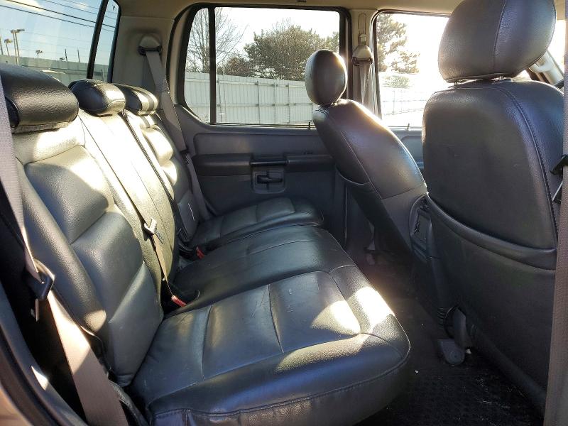 Photo 11 from auction – 2005 FORD EXPLORER S with VIN 1FMDU77K35UA58721