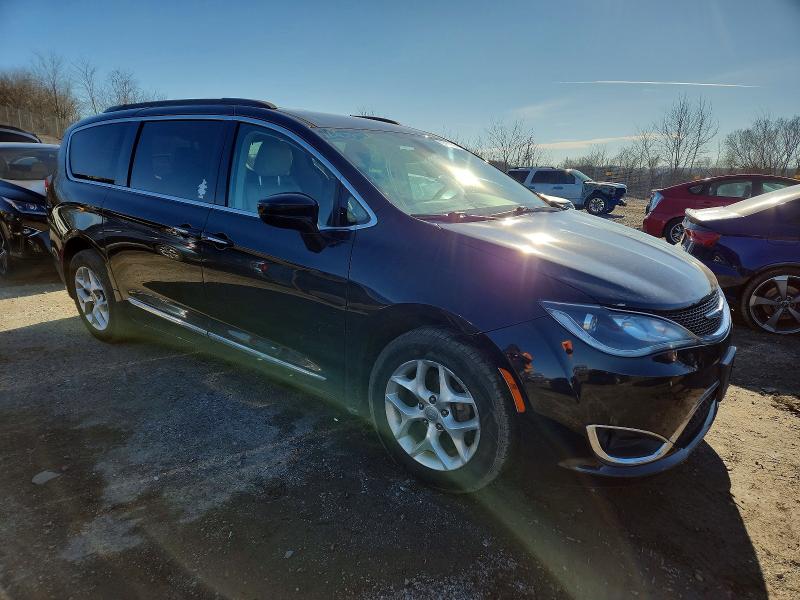 Photo 4 from auction – 2017 CHRYSLER PACIFICA with VIN 2C4RC1BG5HR725691